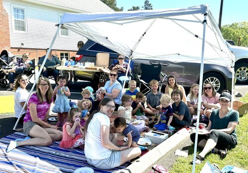 Mentors and Moms photo